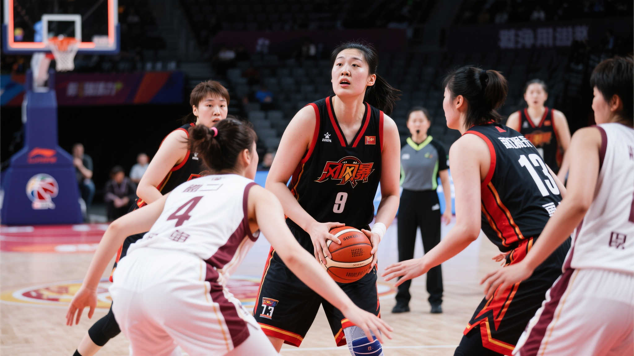 段冉：李月汝稳坐风暴队替补内线核心，但队友配合仍需磨合